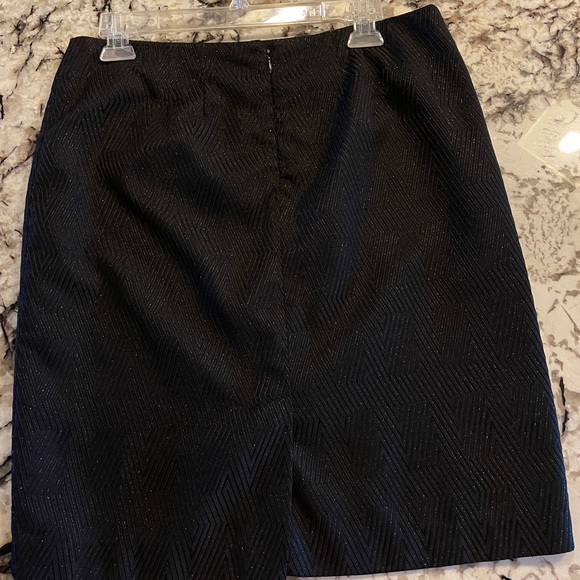Jaclyn Smith Collection Dressy Party Black A-Line Skirt Silver Shimmer Size 8 - Picture 4 of 11